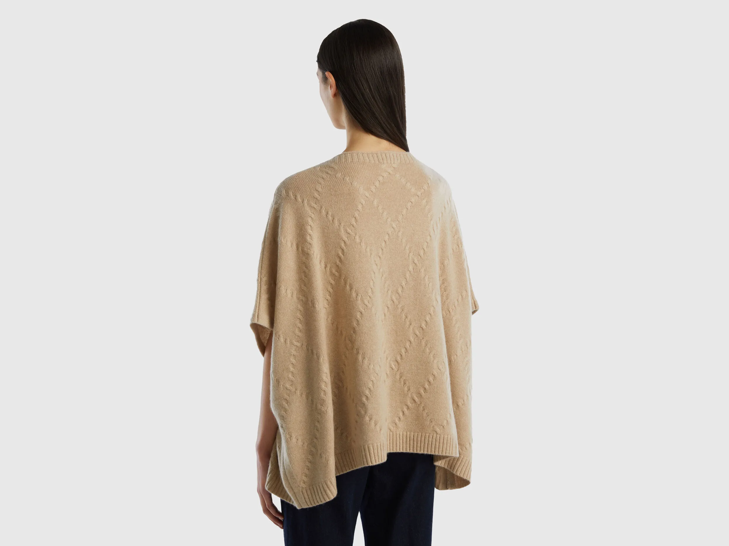 Diamond cape in pure cashmere - Beige | Benetton