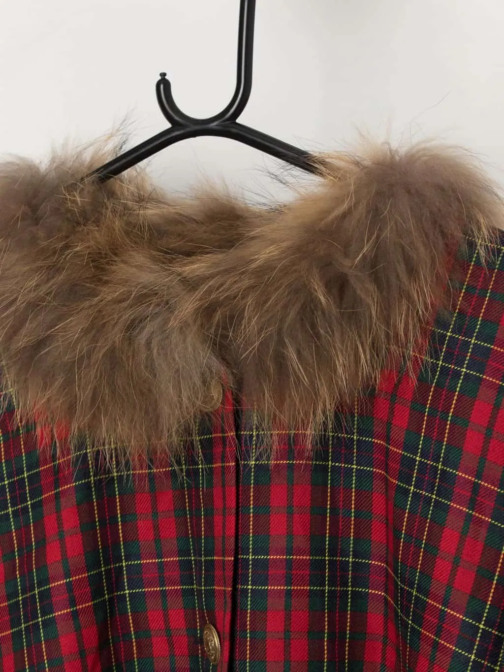 Leger & Oaks red plaid cape with fur trim – One Size