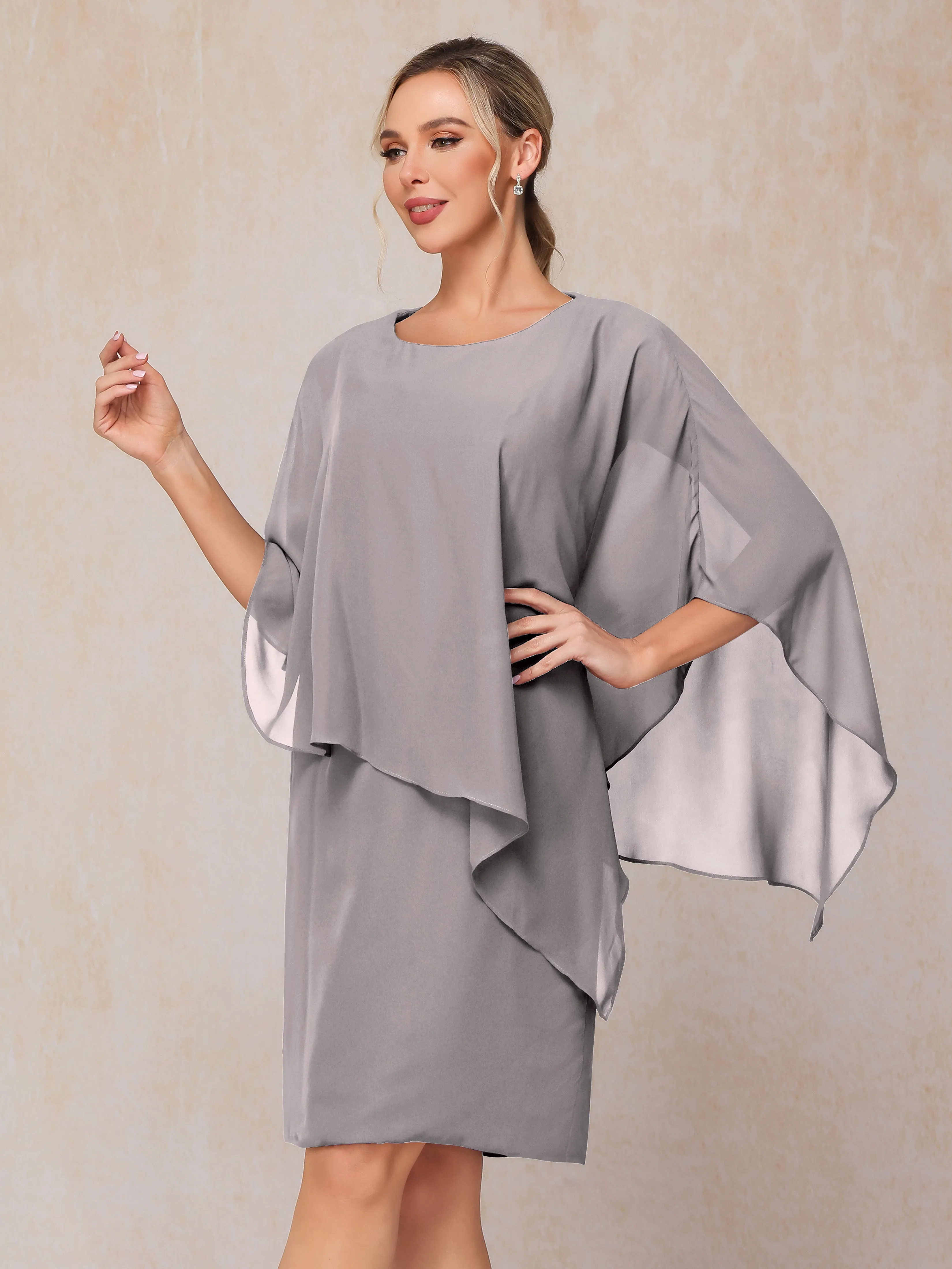 Manches asymétriques Col bateau Mousseline Robe Mère de la Mariée avec cape