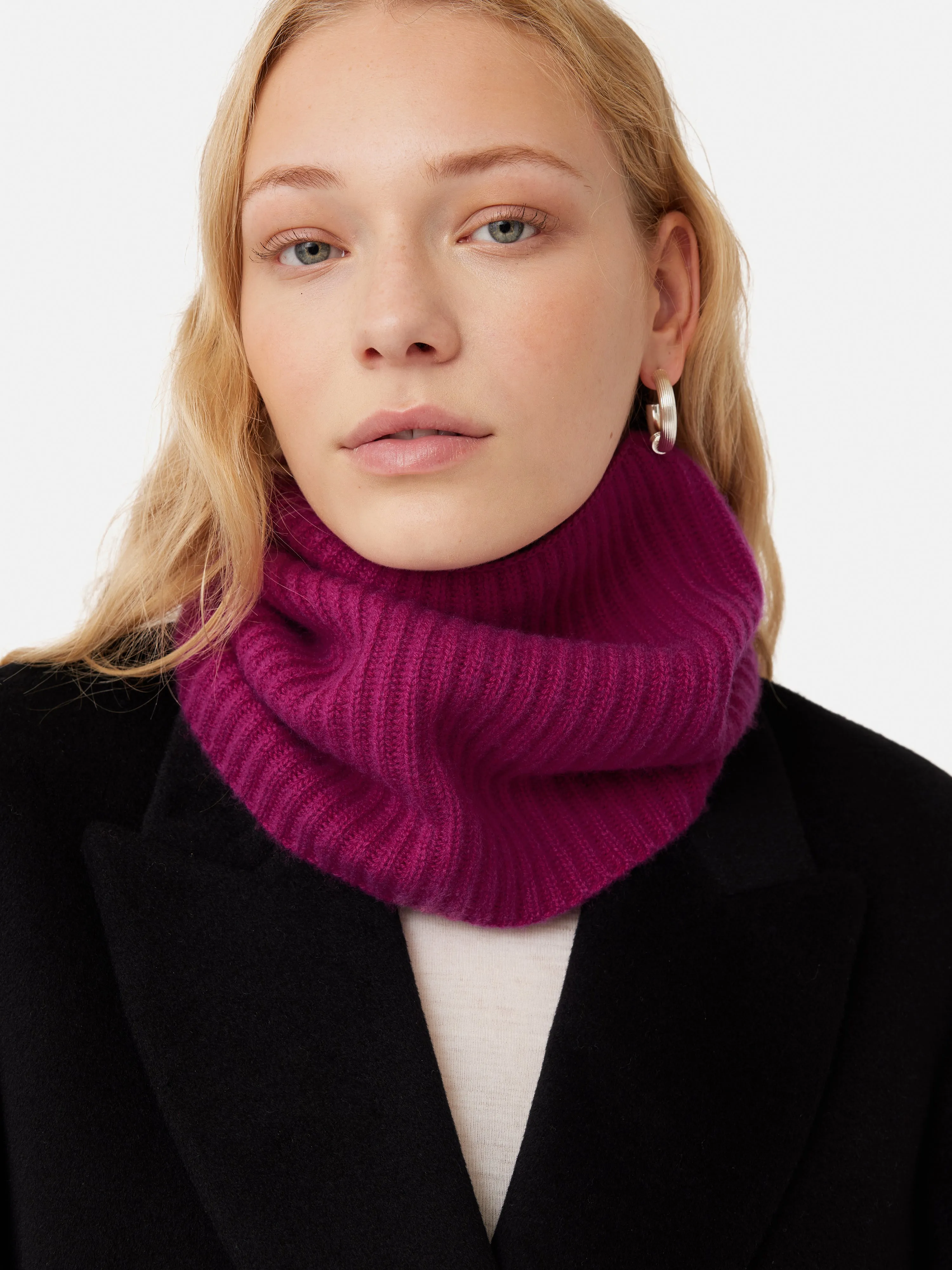 Wool Cashmere Blend Snood | Raspberry